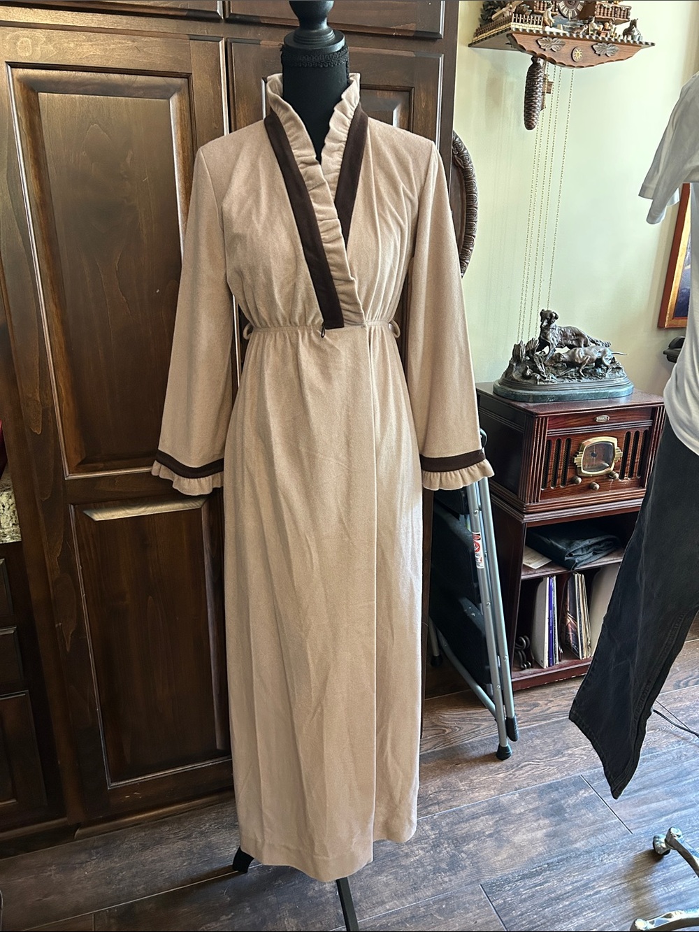 1970’s Lisanne Juniors Sz S Long Bell Sleeve Velour Maxi Robe with Contrast Trim